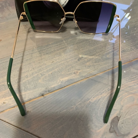 SHEIN Sunglasses. - Picture 2 of 3